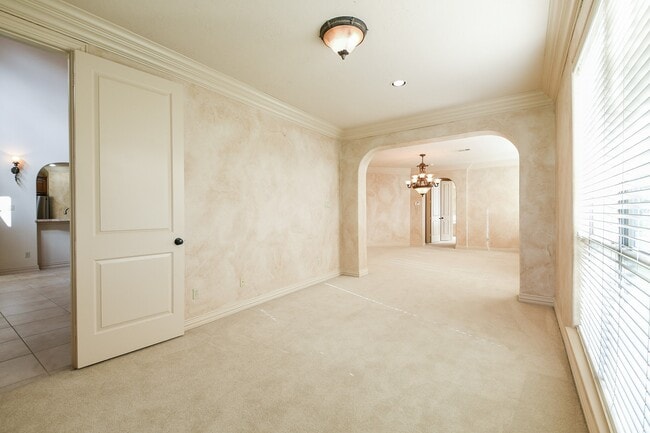 2014 Flower Garden Ln