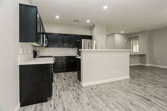 5402 Royal Yacht Way in North Las Vegas, NV - Building Photo - Building Photo