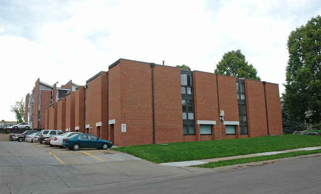 Cromwell in Omaha, NE - Foto de edificio - Building Photo