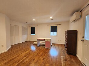 235-02 Seward Ave in Queens, NY - Building Photo - Building Photo