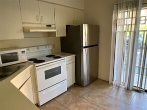 5300 W 21st Ct in Hialeah, FL - Building Photo - Building Photo