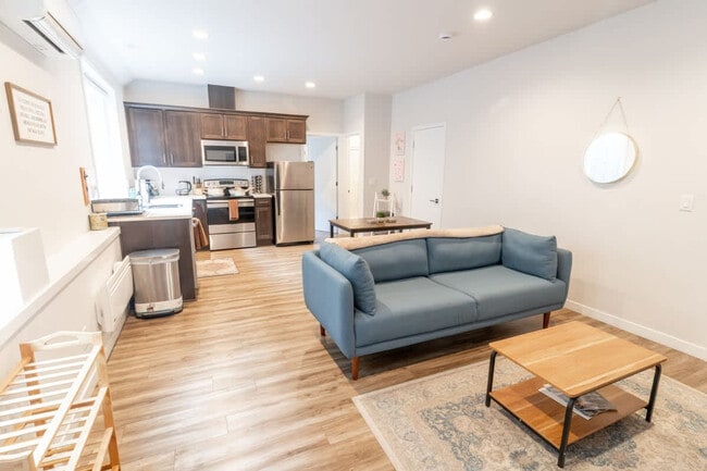 5177 NE 14th Pl