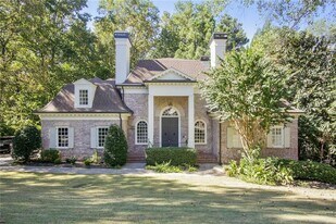 2770 Carmon on Wesley NW in Atlanta, GA - Building Photo