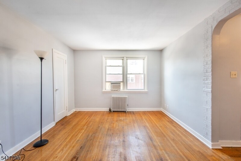 23 Carpenter Terrace N in Belleville, NJ - Building Photo