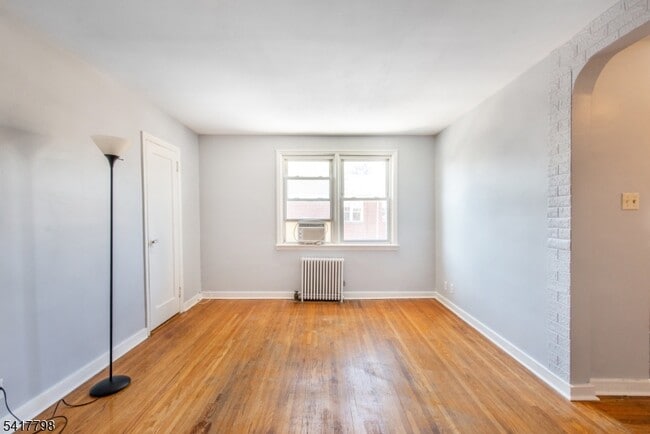 property at 23 Carpenter Terrace N