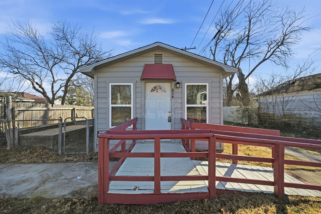514 S Chandler Ave in Denison, TX - Building Photo