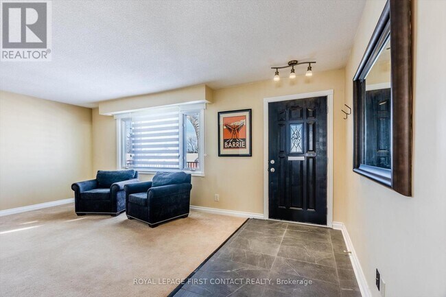 23 Shannon St in Barrie, ON - Building Photo - Building Photo