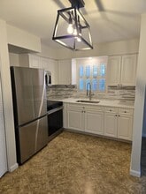 2304 Ringling Blvd, Unit #117 in Sarasota, FL - Foto de edificio - Building Photo