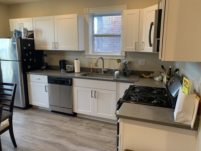 174 Saint Alphonsus St, Unit 3 in Boston, MA - Building Photo - Building Photo