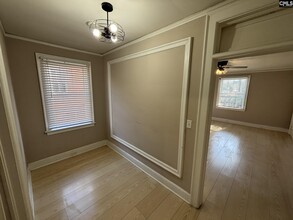 1219 Elmwood Ave in Columbia, SC - Foto de edificio - Building Photo