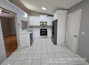 2703 Lorraine Dr in Leesburg, FL - Building Photo - Building Photo