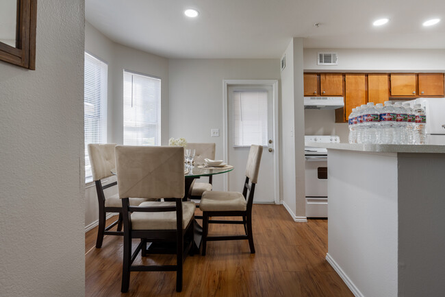 Arrowhead Park Apartments in Austin, TX - Building Photo - Interior Photo