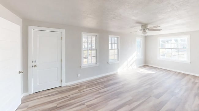 property at 1109 W Beech Ave