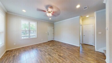 914 Fairview Ave in College Station, TX - Building Photo - Building Photo