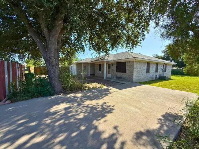 703 N 7th St in Alamo, TX - Building Photo - Building Photo