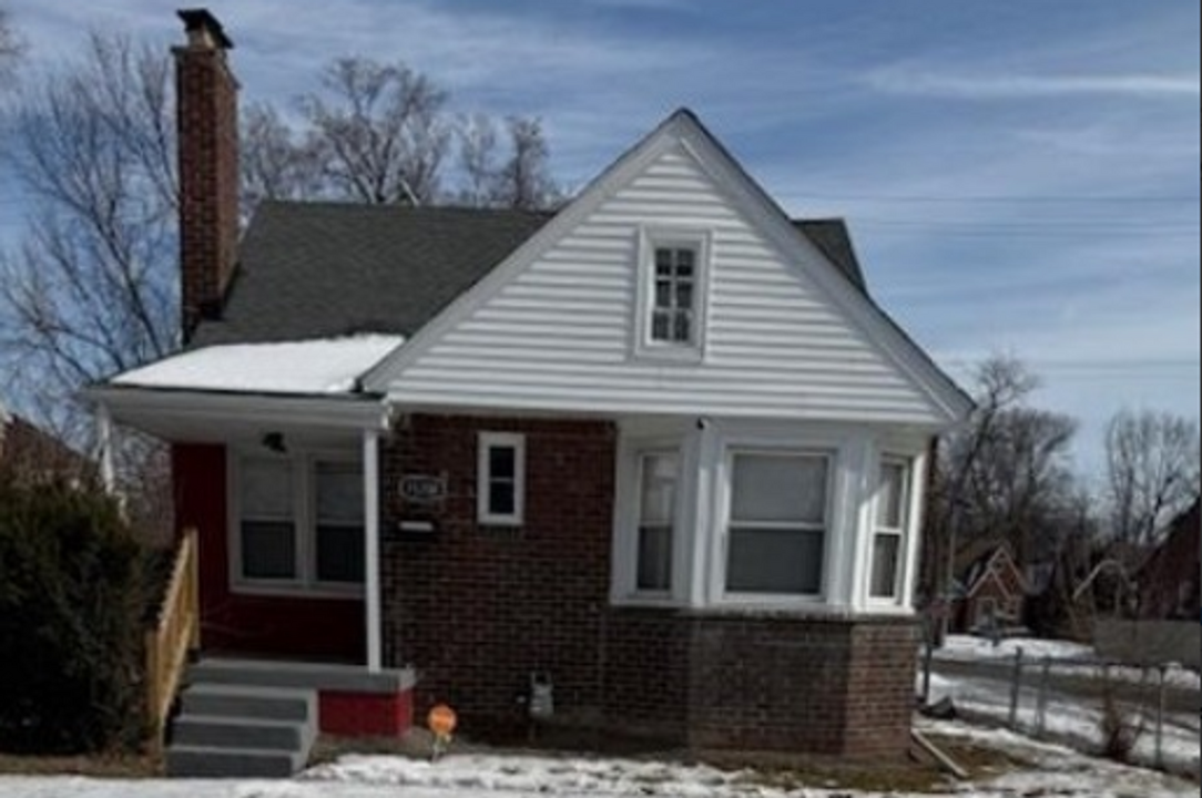 15700 Greenfield Rd in Detroit, MI - Foto de edificio