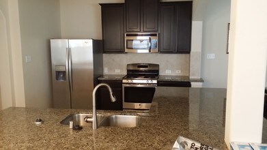 8303 Greys Ln in Houston, TX - Building Photo - Building Photo