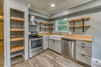 8202 Westland Dr in Knoxville, TN - Building Photo - Building Photo