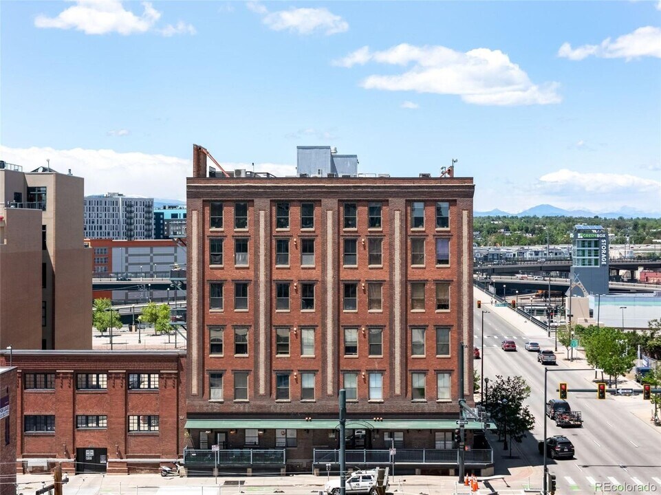 2261 Blake St in Denver, CO - Building Photo