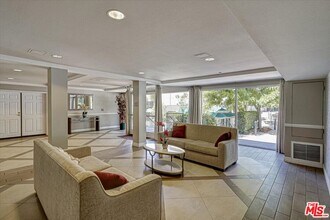 4501 Cedros Ave in Los Angeles, CA - Building Photo - Building Photo