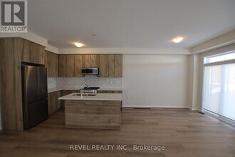 1372 Canfield St in Oshawa, ON - Building Photo - Building Photo