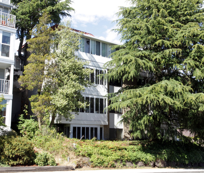Terra Apartments in Seattle, WA - Foto de edificio - Building Photo