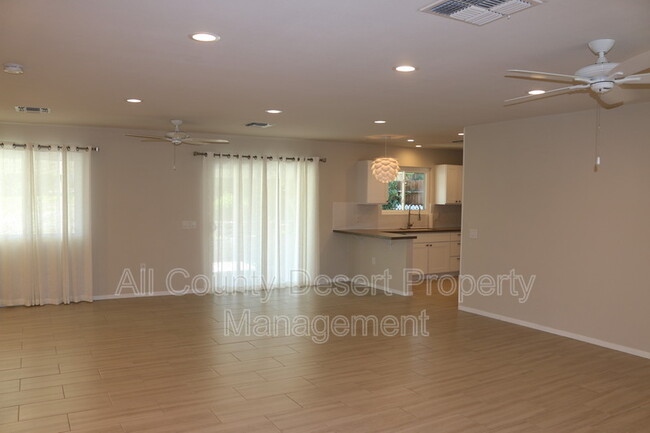 77225 Indiana Ave in Palm Desert, CA - Building Photo - Building Photo