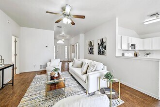 117 Rosemary Cove in Georgetown, TX - Building Photo - Building Photo