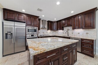 3815 April Ln in Houston, TX - Building Photo - Building Photo