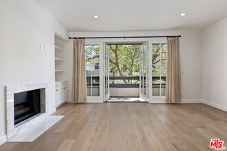 133 S Oakhurst Dr in Beverly Hills, CA - Building Photo - Building Photo