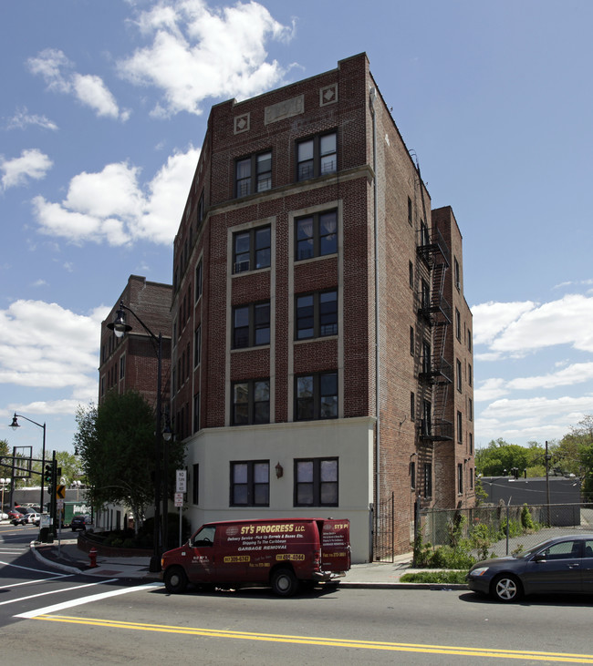 Phillips Court Apartments in Orange, NJ - Building Photo - Building Photo