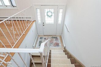 860 Beckman Dr in North Bellmore, NY - Foto de edificio - Building Photo