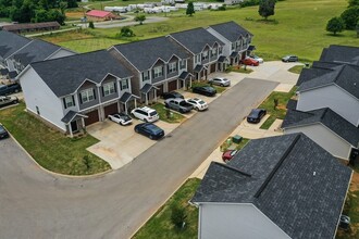 Villas West in Morristown, TN - Building Photo - Building Photo