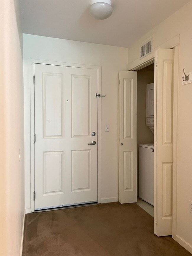 111 108th Ave NE in Bellevue, WA - Building Photo - Building Photo