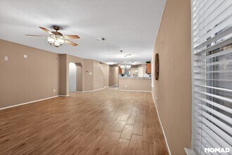 9319 Canady Park Ln in Houston, TX - Foto de edificio - Building Photo