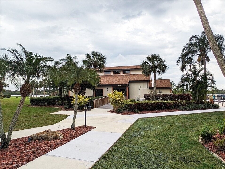 16000 Bay Pointe Blvd in North Fort Myers, FL - Building Photo