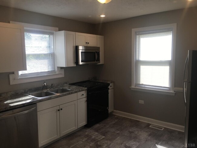 1320 St Cloud Ave in Lynchburg, VA - Building Photo - Building Photo