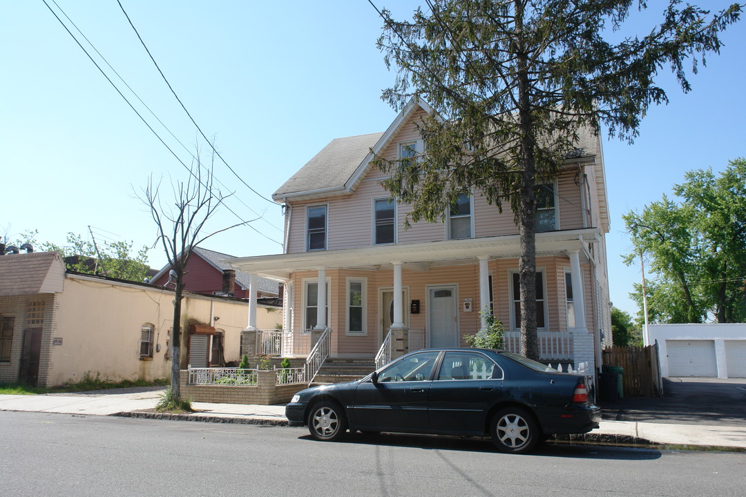 179-181 Gordon St in Perth Amboy, NJ - Building Photo