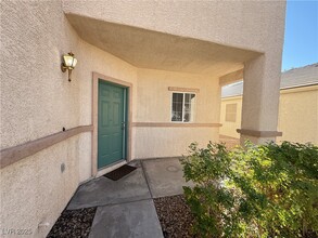 4913 Morning Splash Ave in Las Vegas, NV - Building Photo - Building Photo