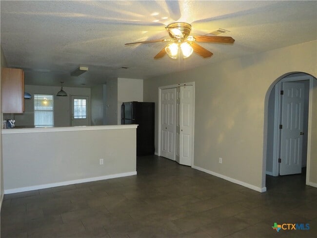 property at 1602 Dugger Cir
