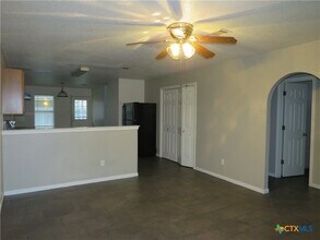 1602 Dugger Cir in Killeen, TX - Foto de edificio - Building Photo