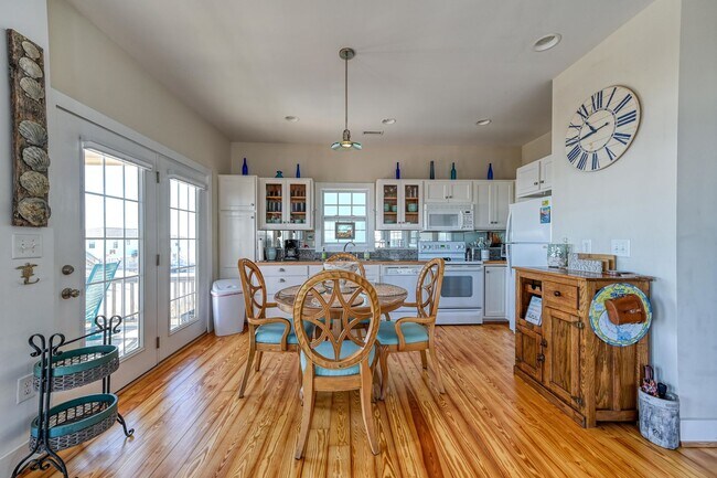 499 Topsail Rd in North Topsail Beach, NC - Building Photo - Building Photo