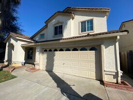 9143 Bungalow Way in Elk Grove, CA - Building Photo