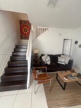 8305 NW 108th Ave in Doral, FL - Building Photo - Building Photo