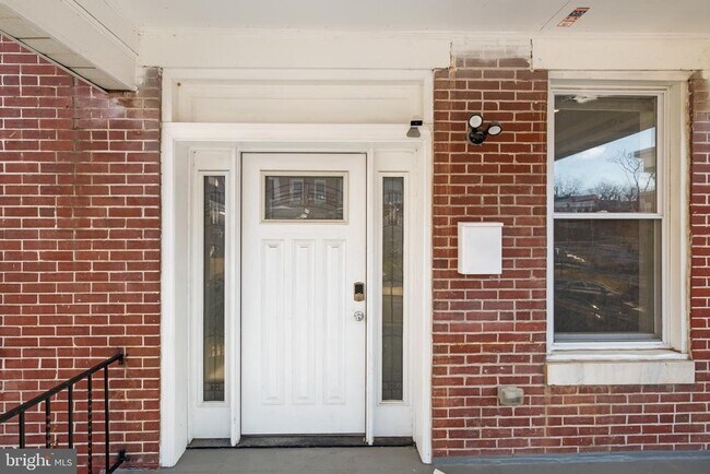 property at 405 Lyndhurst St