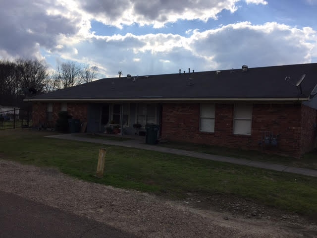 River Oak Village in Yazoo City, MS - Foto de edificio - Building Photo