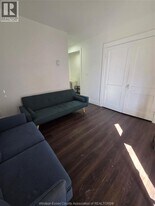 1178 Giles Blvd E in Windsor, ON - Building Photo