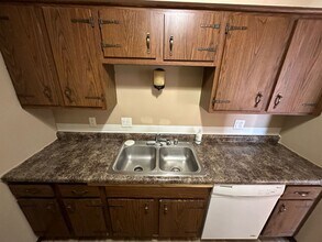 7601-7603 W Donna Ct in Milwaukee, WI - Foto de edificio - Interior Photo