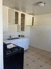 1952 W Imperial Hwy, Unit 1952 in Los Angeles, CA - Building Photo - Building Photo