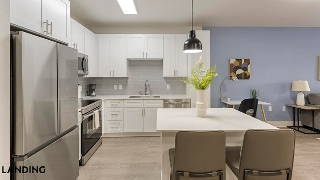 15777 Quorum Dr in Addison, TX - Building Photo - Building Photo